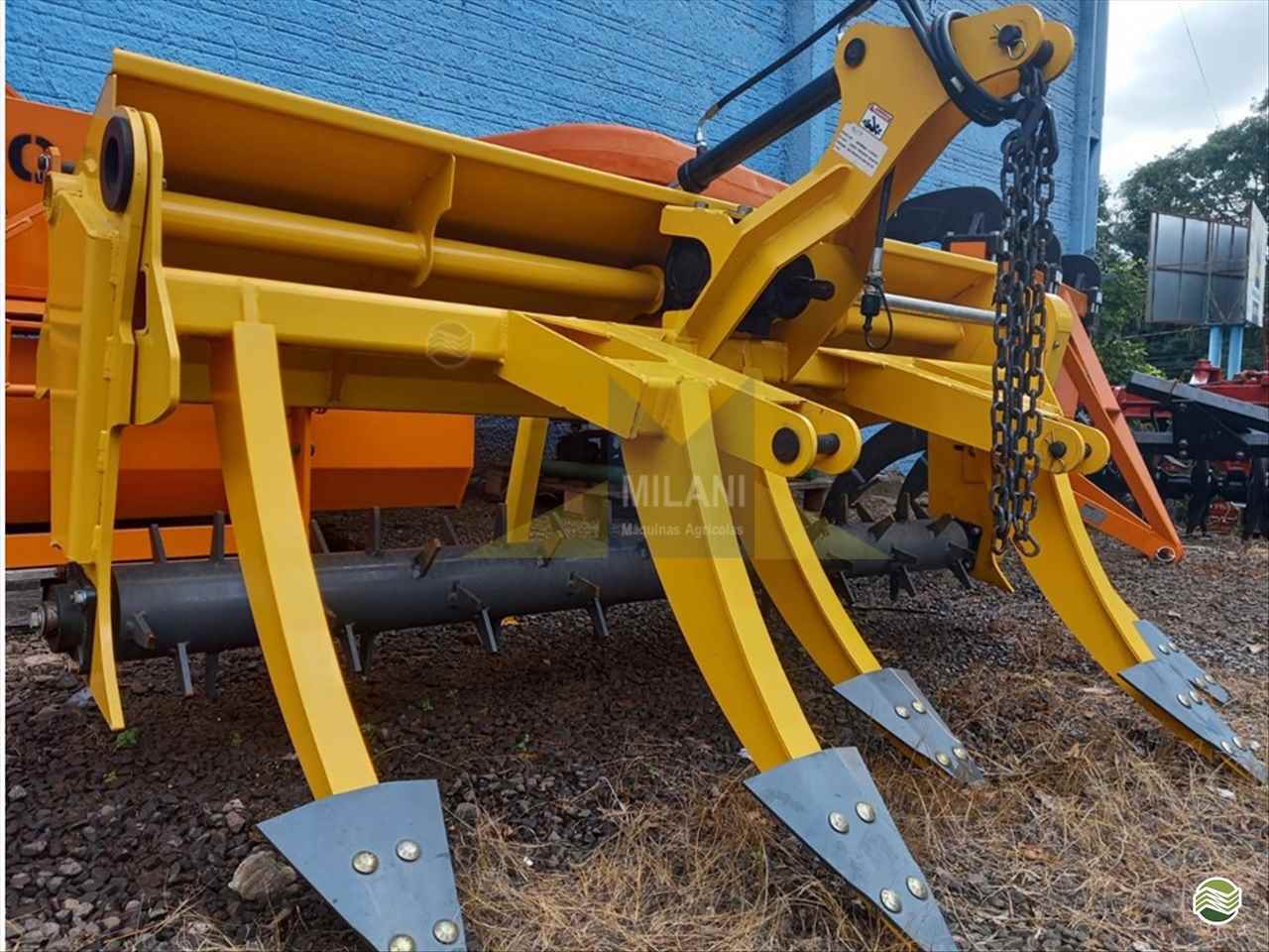 IMPLEMENTOS AGRICOLAS DESCOMPACTADOR AVASSALADOR Milani Máquinas FRANCISCO BELTRAO PARANÁ PR